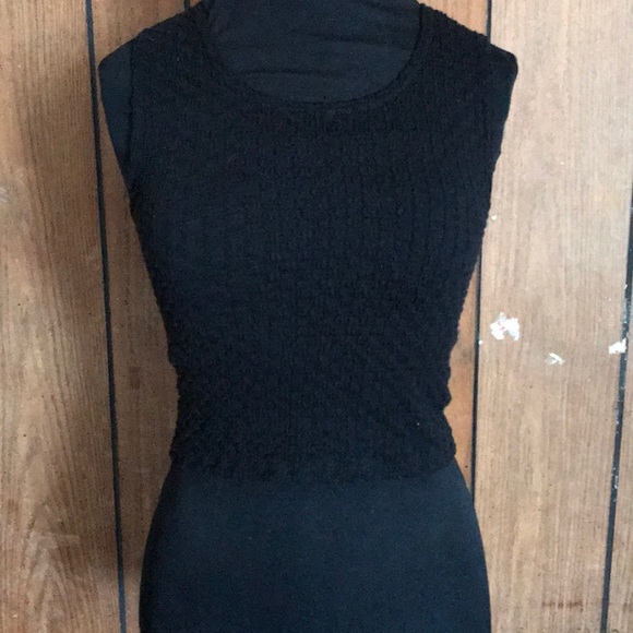 A crop top that is black - Picture 3 of 3